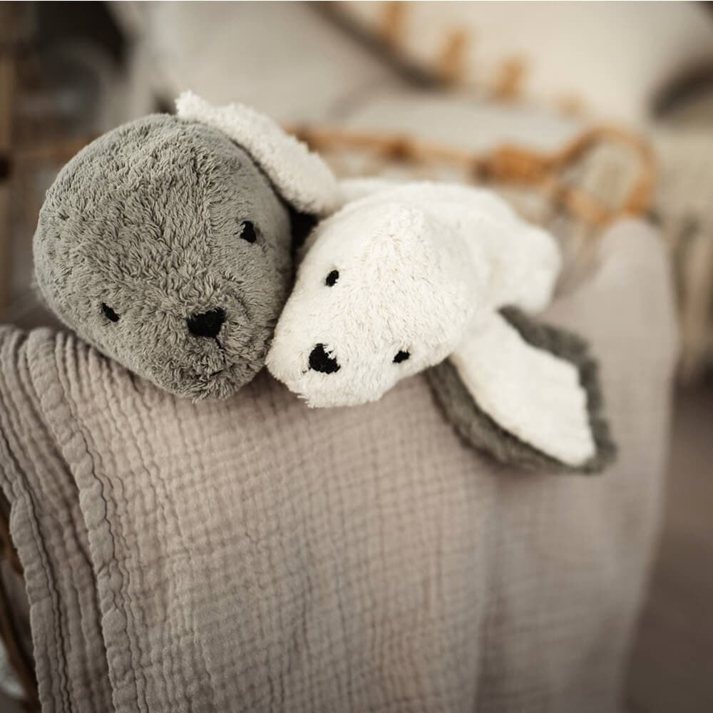 Cuddly Animal Seal Small | White — vista 4